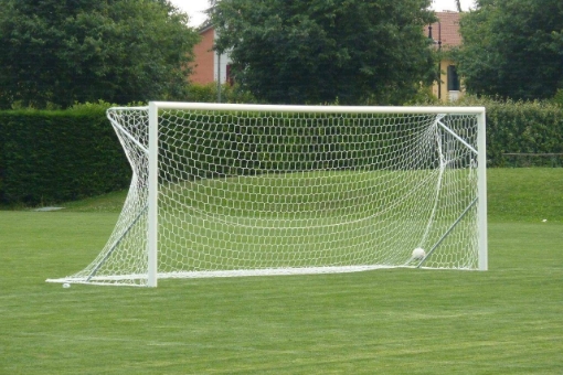 Immagine di Poarta Fotbal Mobila Aluminiu 7.32x2.44 m, cu cadru fix de sol